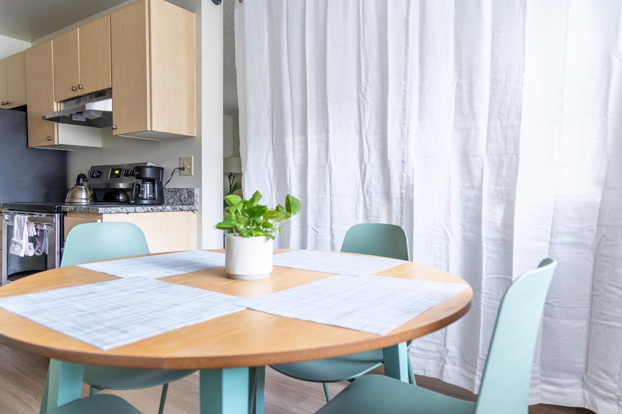King Bed + Studio! Free Parking, Patio, Wfh Space! Seattle Exteriér fotografie