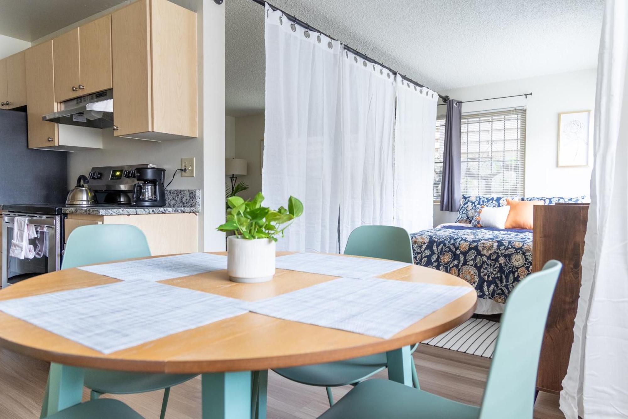 King Bed + Studio! Free Parking, Patio, Wfh Space! Seattle Exteriér fotografie